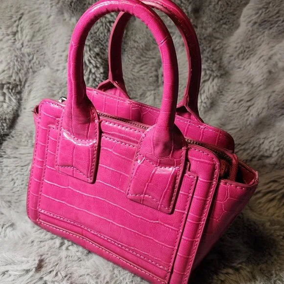 Like new small neon pink Zara purse - Picture 1 of 12